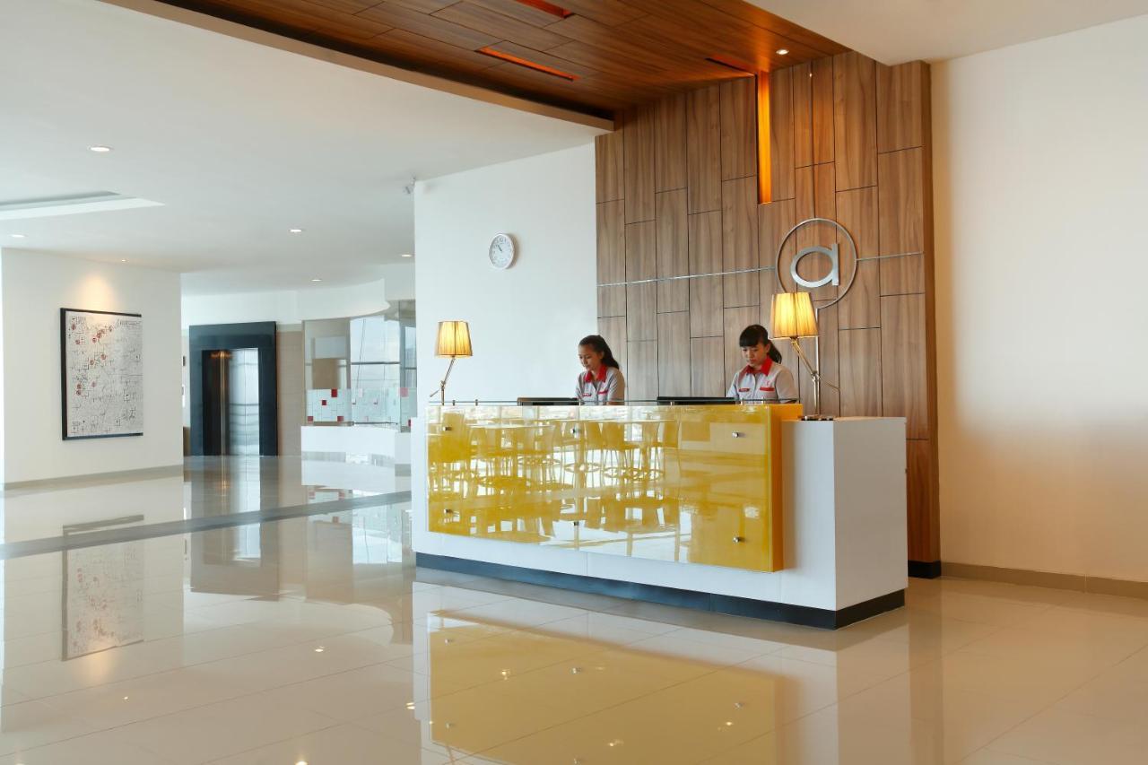 Amaris Hotel Seasons City Jakarta Exterior foto