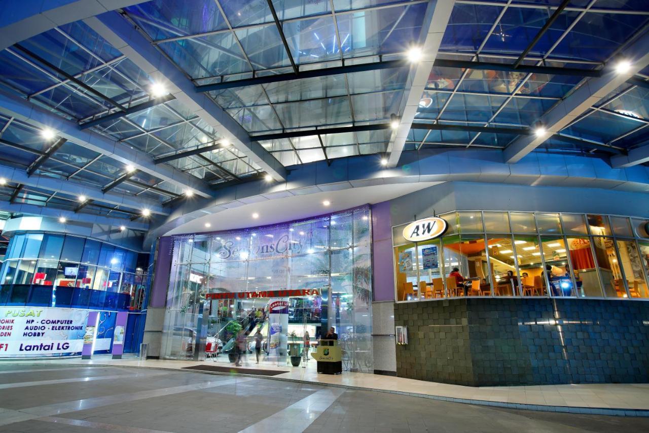 Amaris Hotel Seasons City Jakarta Exterior foto