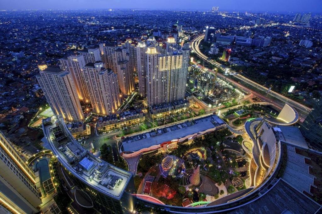 Amaris Hotel Seasons City Jakarta Exterior foto