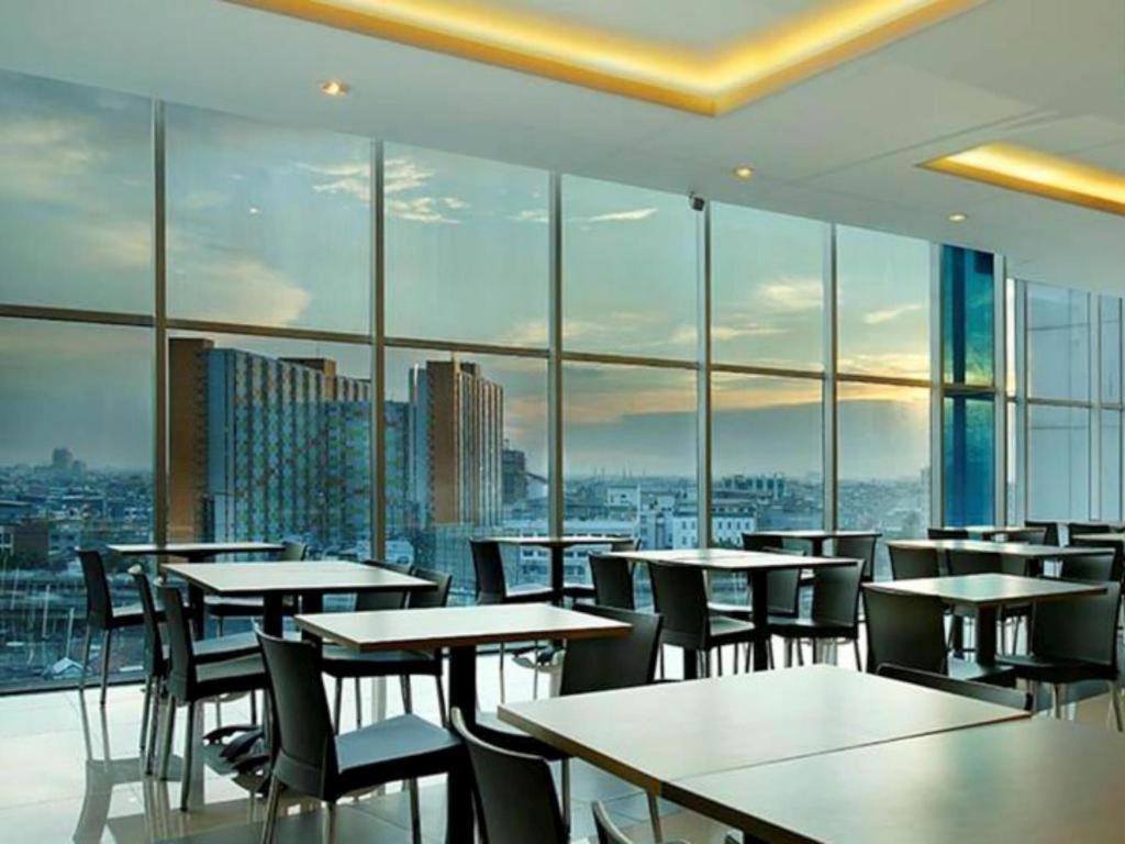 Amaris Hotel Seasons City Jakarta Exterior foto