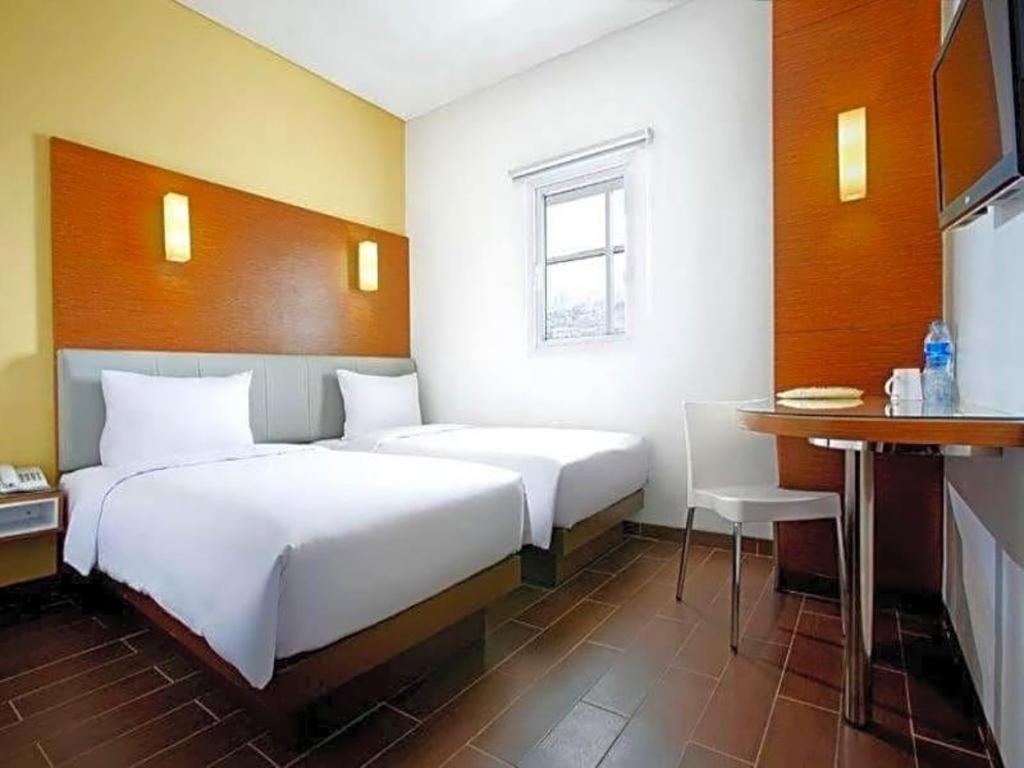 Amaris Hotel Seasons City Jakarta Exterior foto