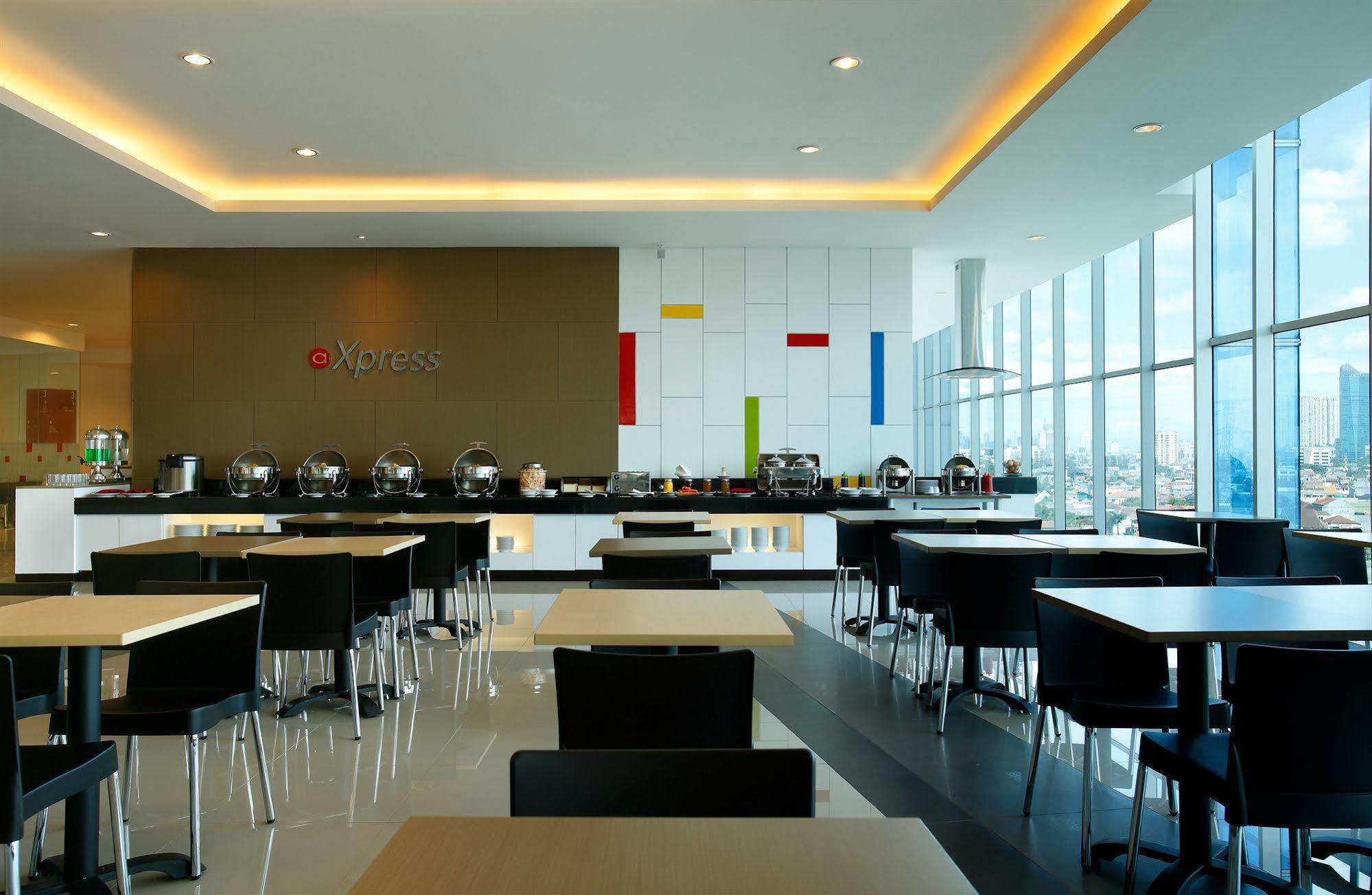 Amaris Hotel Seasons City Jakarta Exterior foto