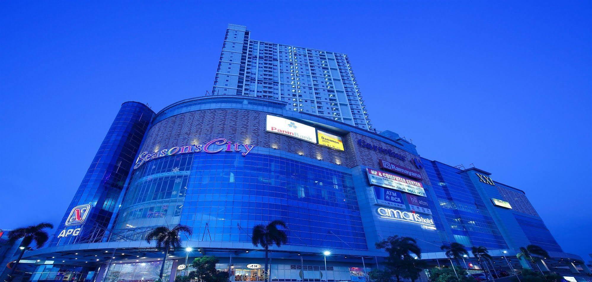 Amaris Hotel Seasons City Jakarta Exterior foto